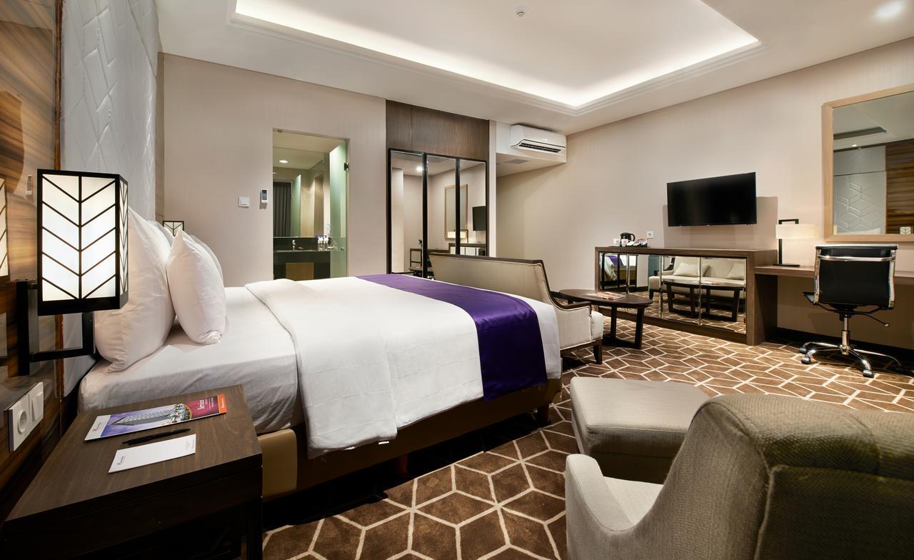 Swiss-Belinn Tunjungan Surabaya Exterior foto