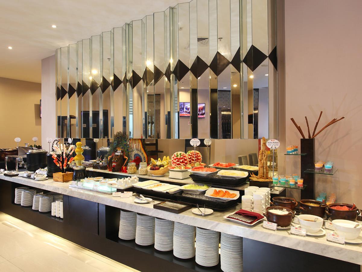 Swiss-Belinn Tunjungan Surabaya Exterior foto