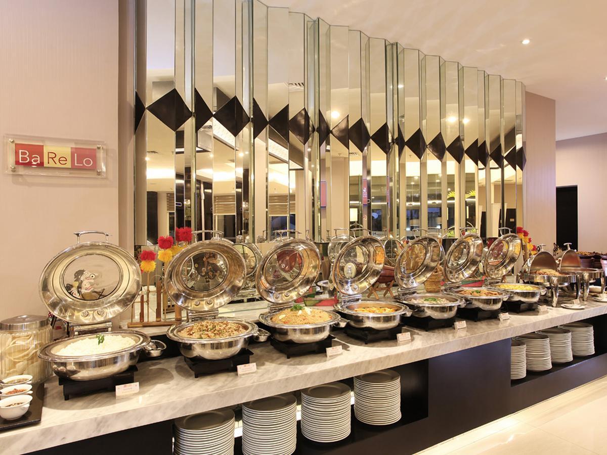 Swiss-Belinn Tunjungan Surabaya Exterior foto
