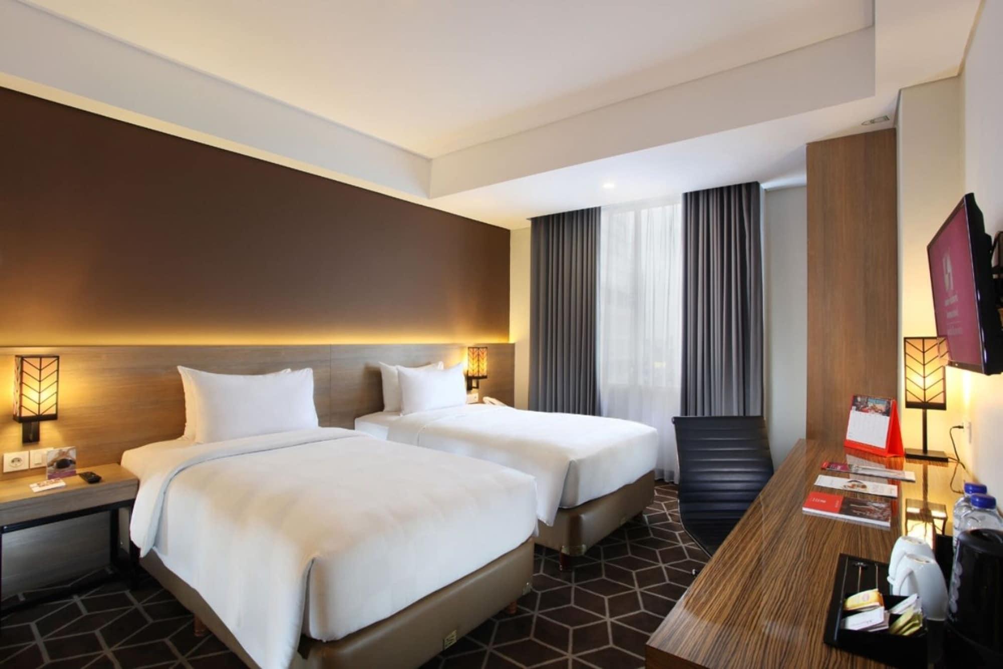 Swiss-Belinn Tunjungan Surabaya Exterior foto