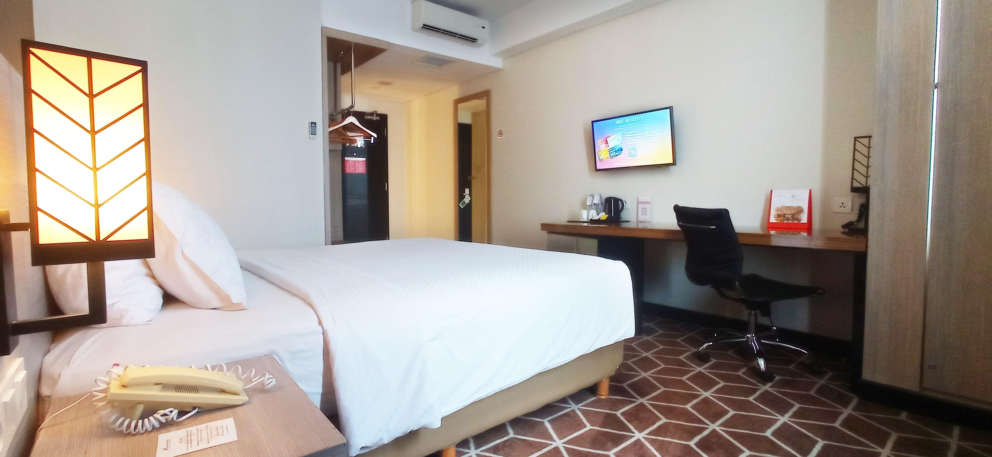 Swiss-Belinn Tunjungan Surabaya Exterior foto