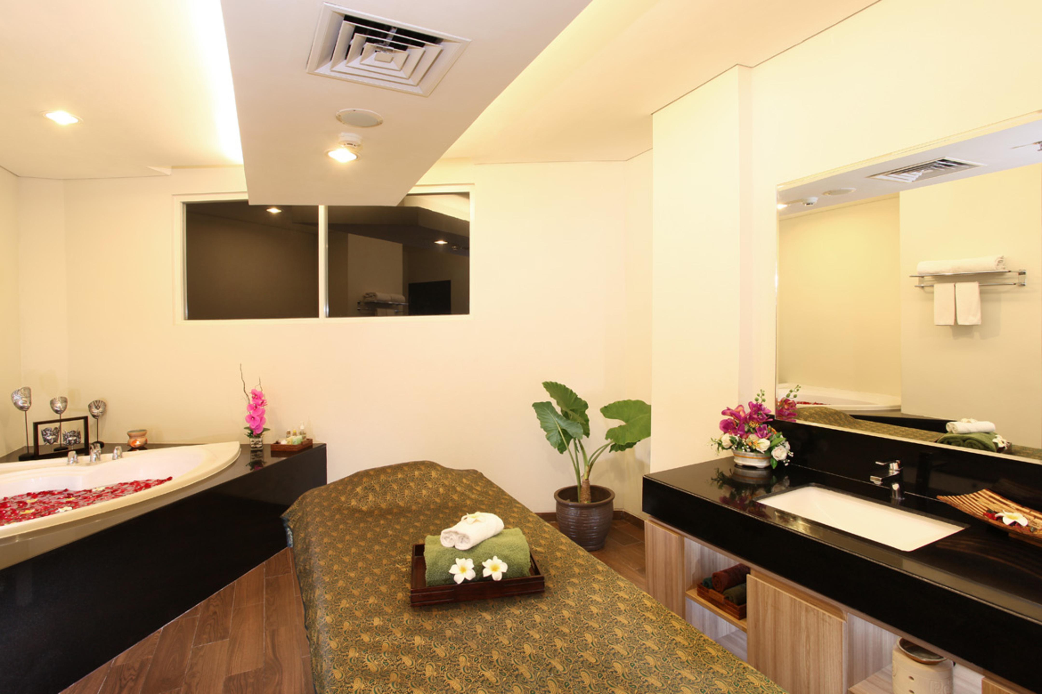 Swiss-Belinn Tunjungan Surabaya Exterior foto
