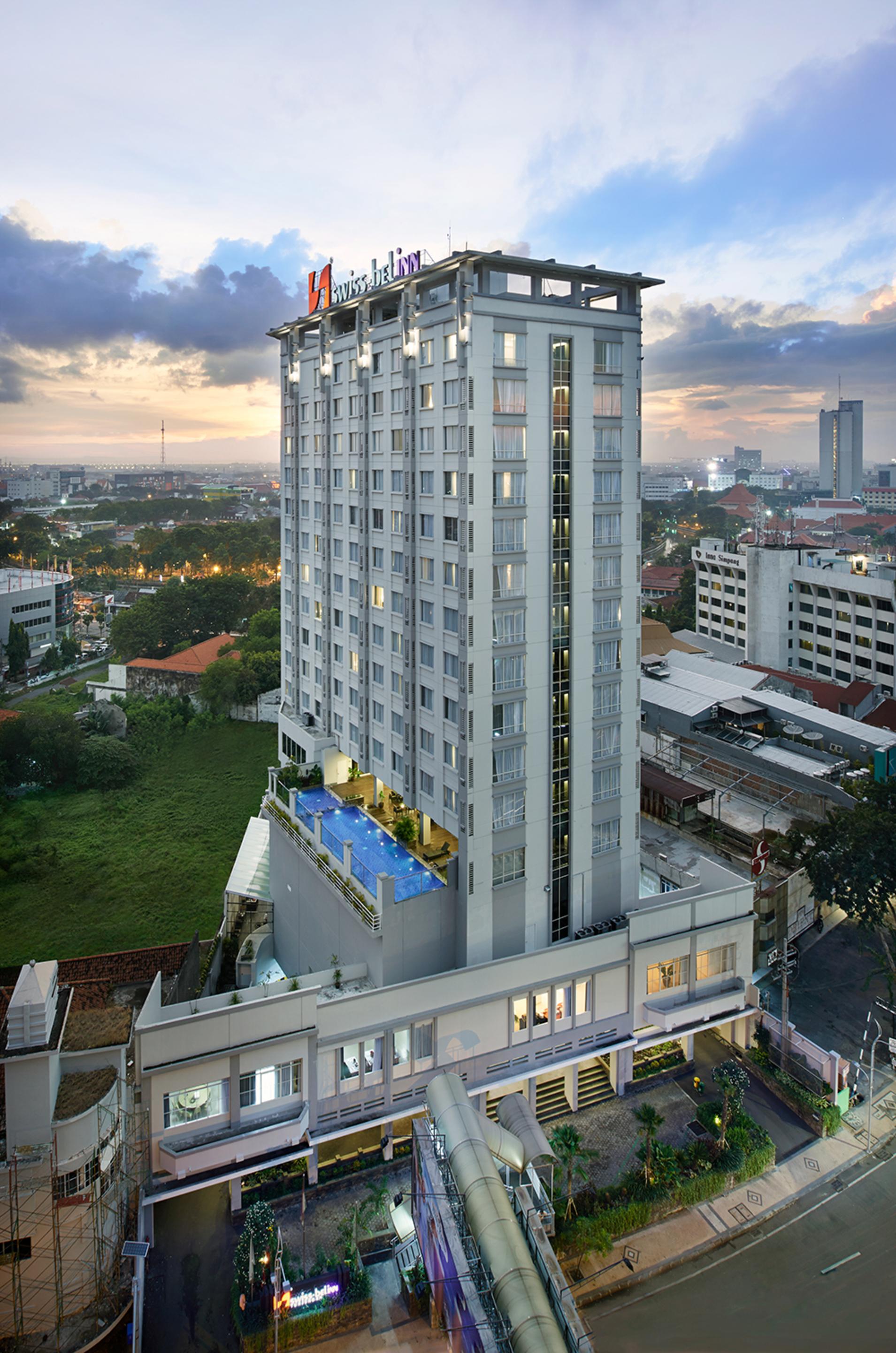 Swiss-Belinn Tunjungan Surabaya Exterior foto