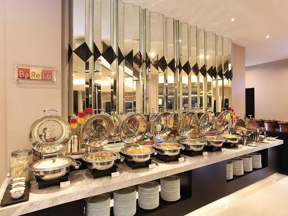 Swiss-Belinn Tunjungan Surabaya Exterior foto