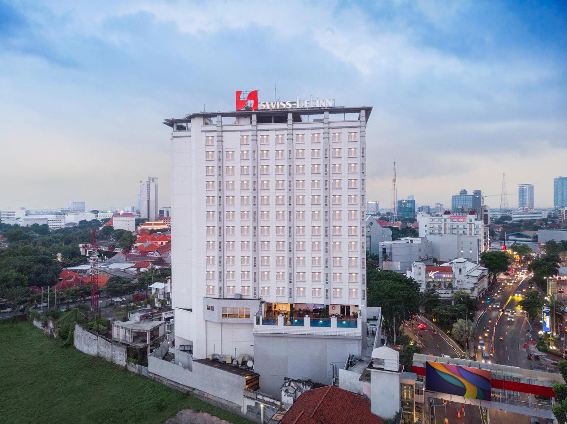 Swiss-Belinn Tunjungan Surabaya Exterior foto
