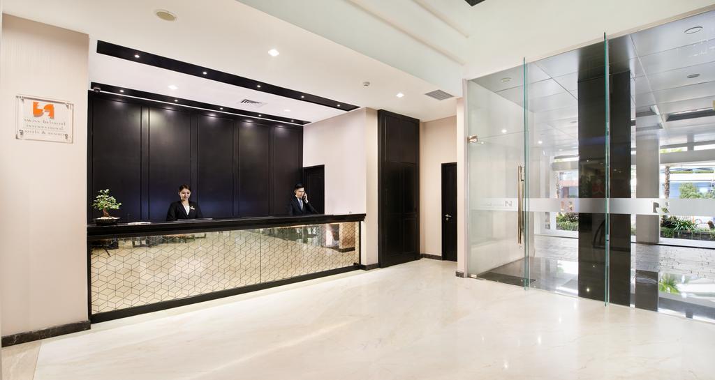 Swiss-Belinn Tunjungan Surabaya Exterior foto
