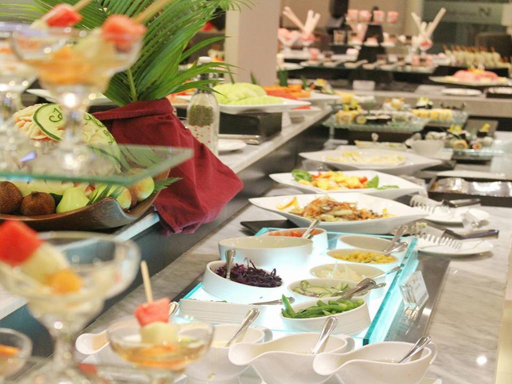 Swiss-Belinn Tunjungan Surabaya Exterior foto