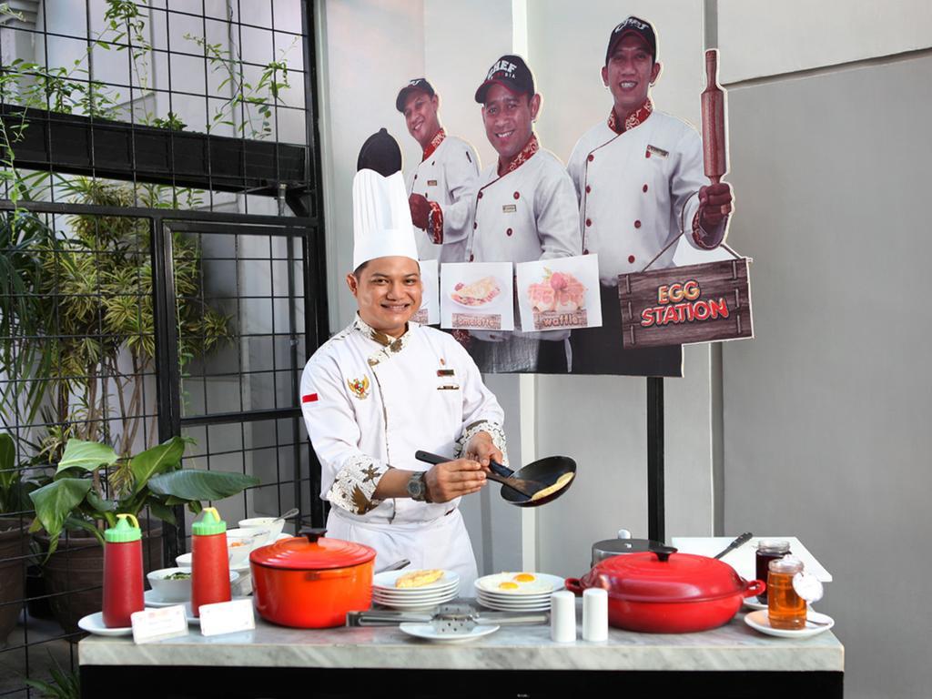 Swiss-Belinn Tunjungan Surabaya Exterior foto