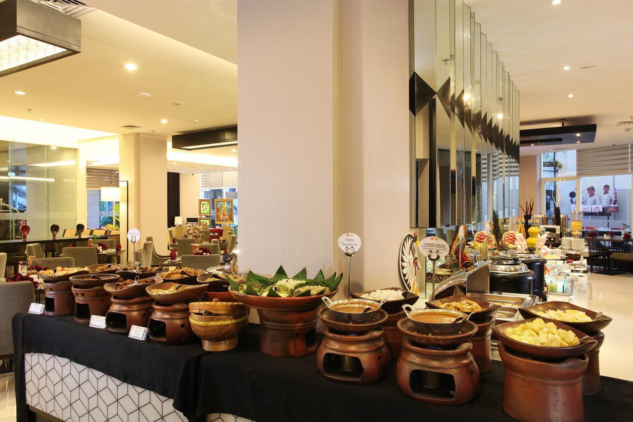 Swiss-Belinn Tunjungan Surabaya Exterior foto